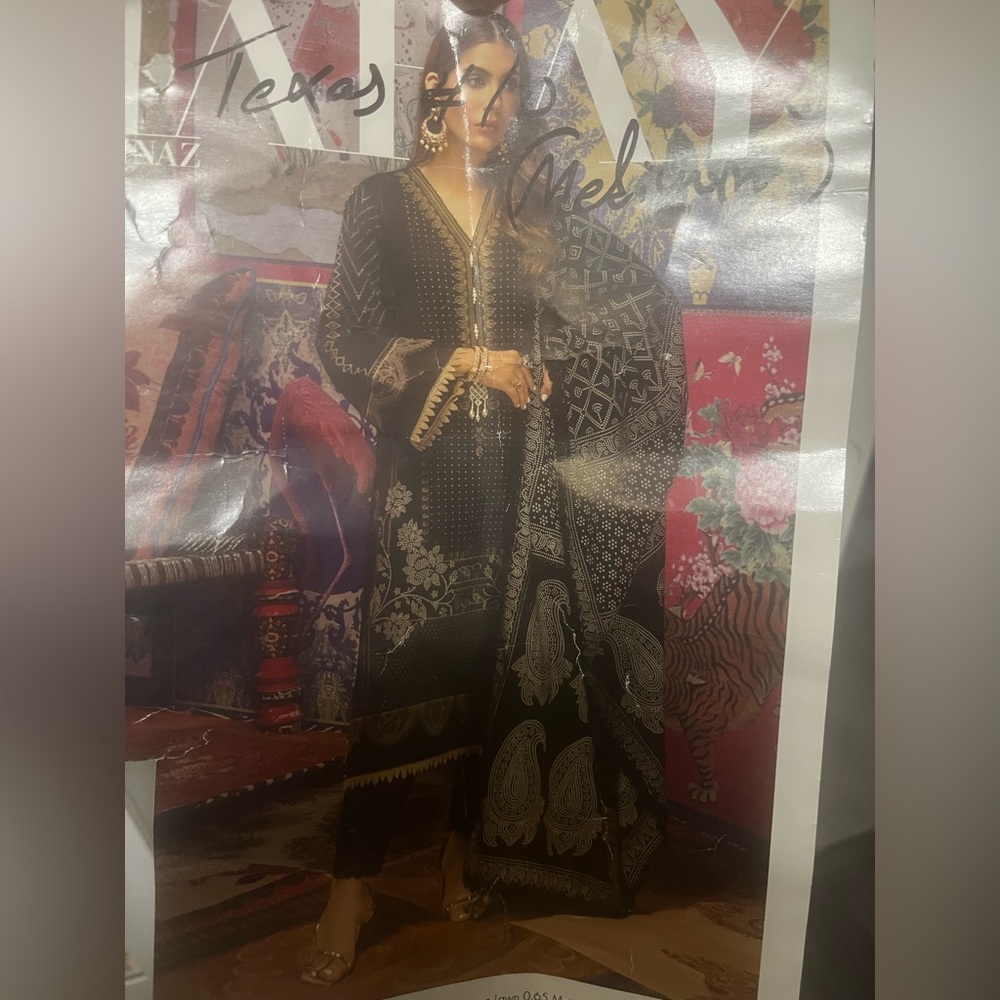 Embroidered Black Gold Pakistani Salwar Kameez Set suit Punjabi - Picture 2 of 2